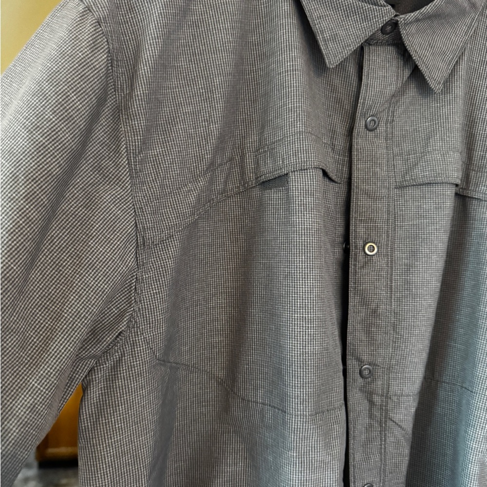 Men's Gray Checkered Button-Up Shirt